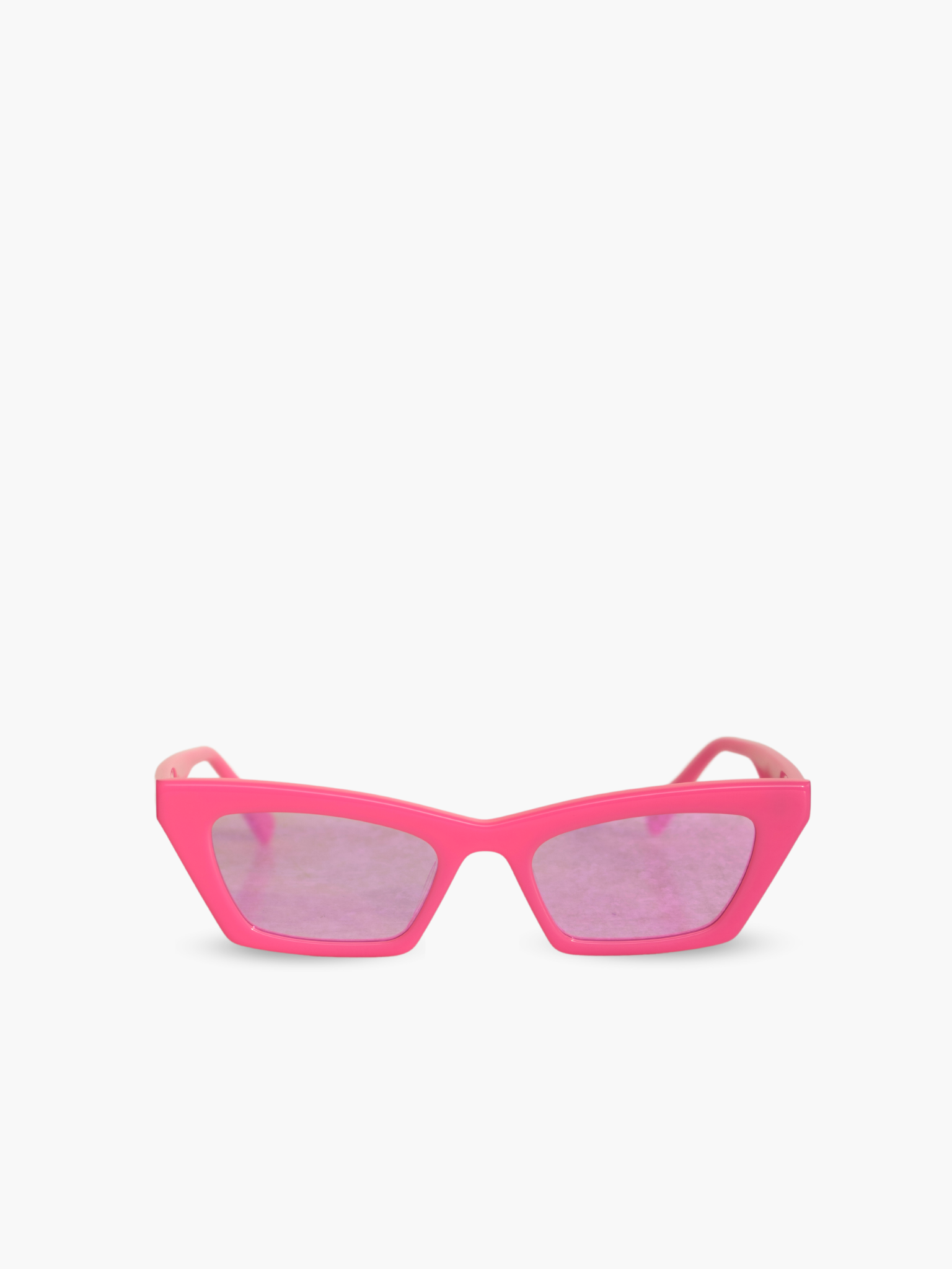 Occhiali da sole montatura color rosa acceso con lenti specchiate con riflesso rosa. Unisex e adatto alla maggior parte delle forme del viso. Le lenti sono antiriflesso e con protezione UV.