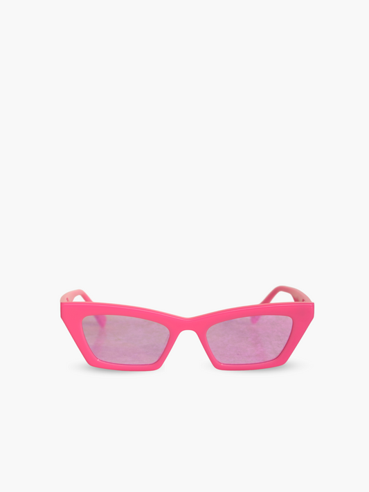 Occhiali da sole montatura color rosa acceso con lenti specchiate con riflesso rosa. Unisex e adatto alla maggior parte delle forme del viso. Le lenti sono antiriflesso e con protezione UV.